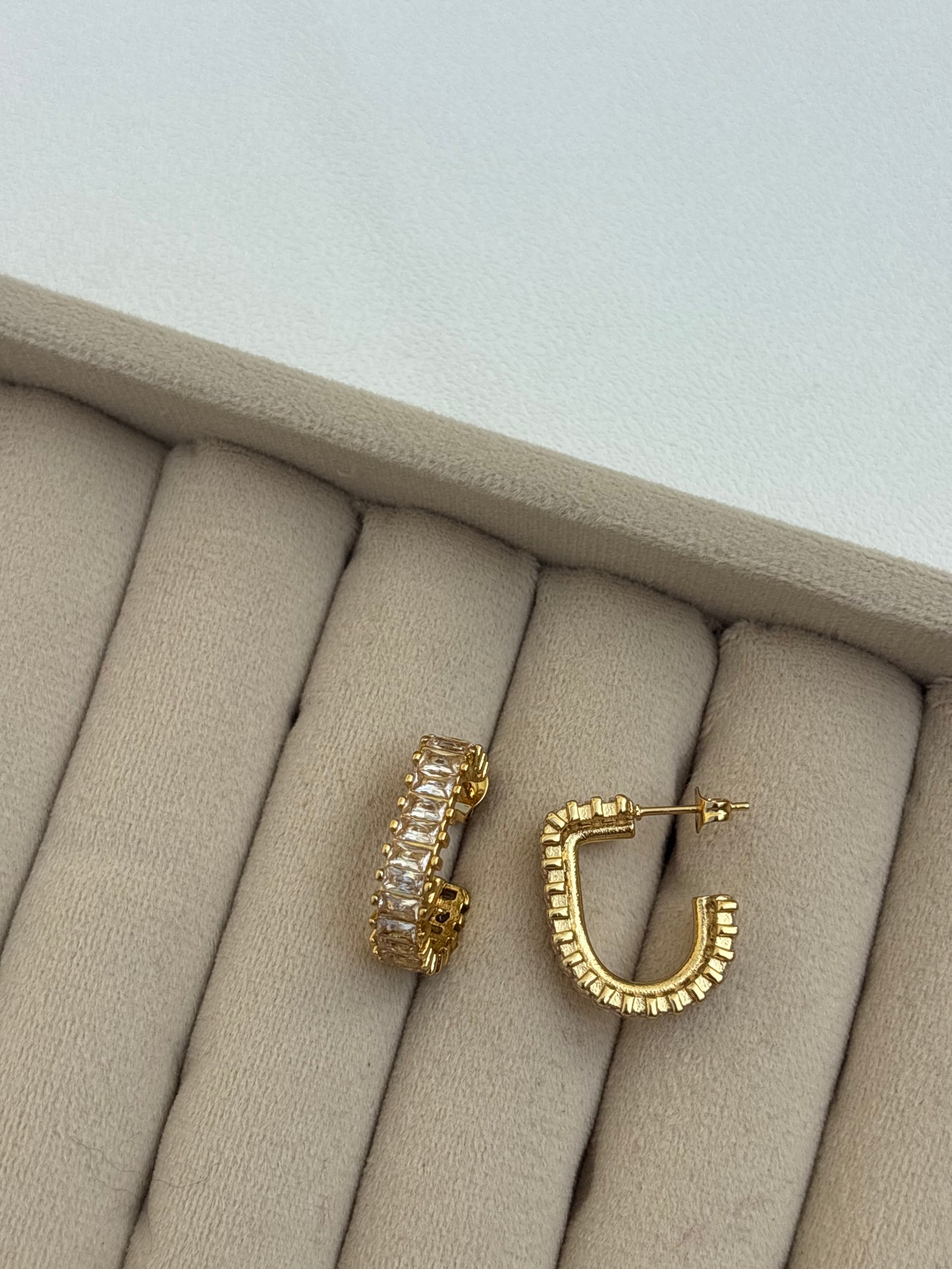 EARRING -BK057