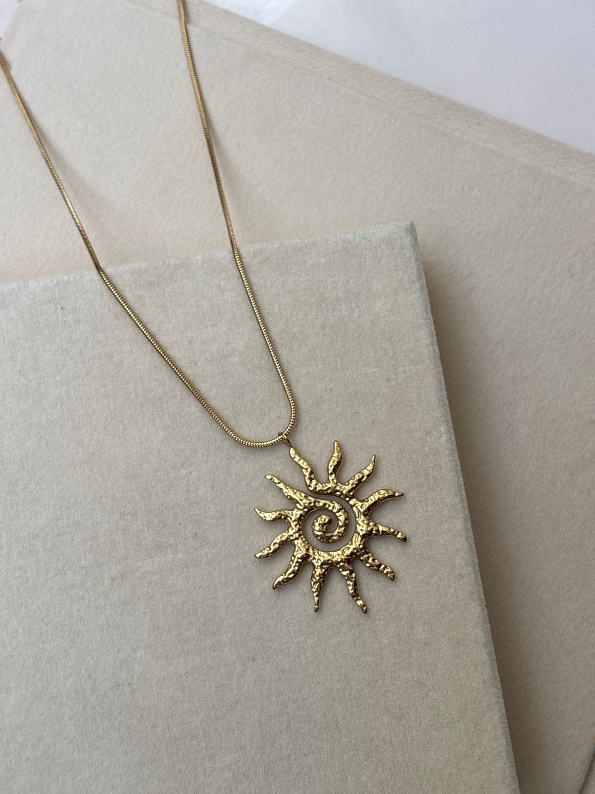 NECKLACE -C111