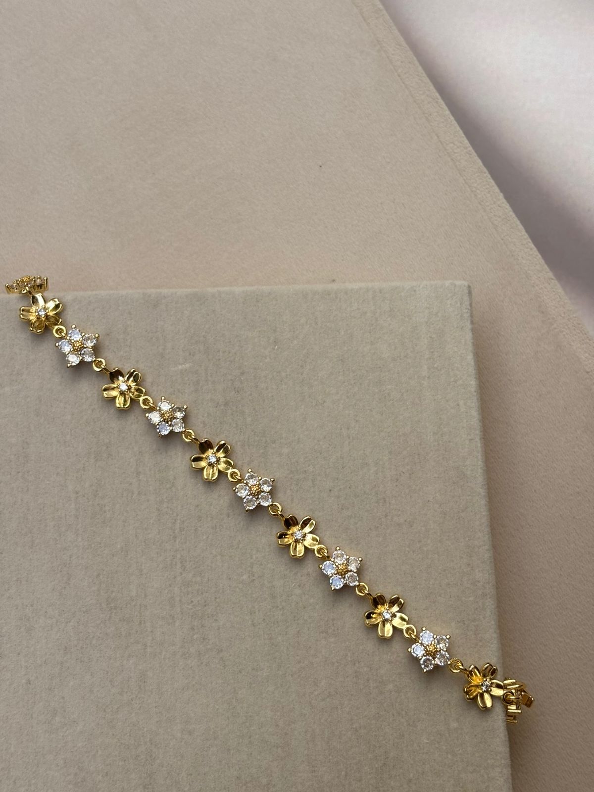 BRACELET -KY146
