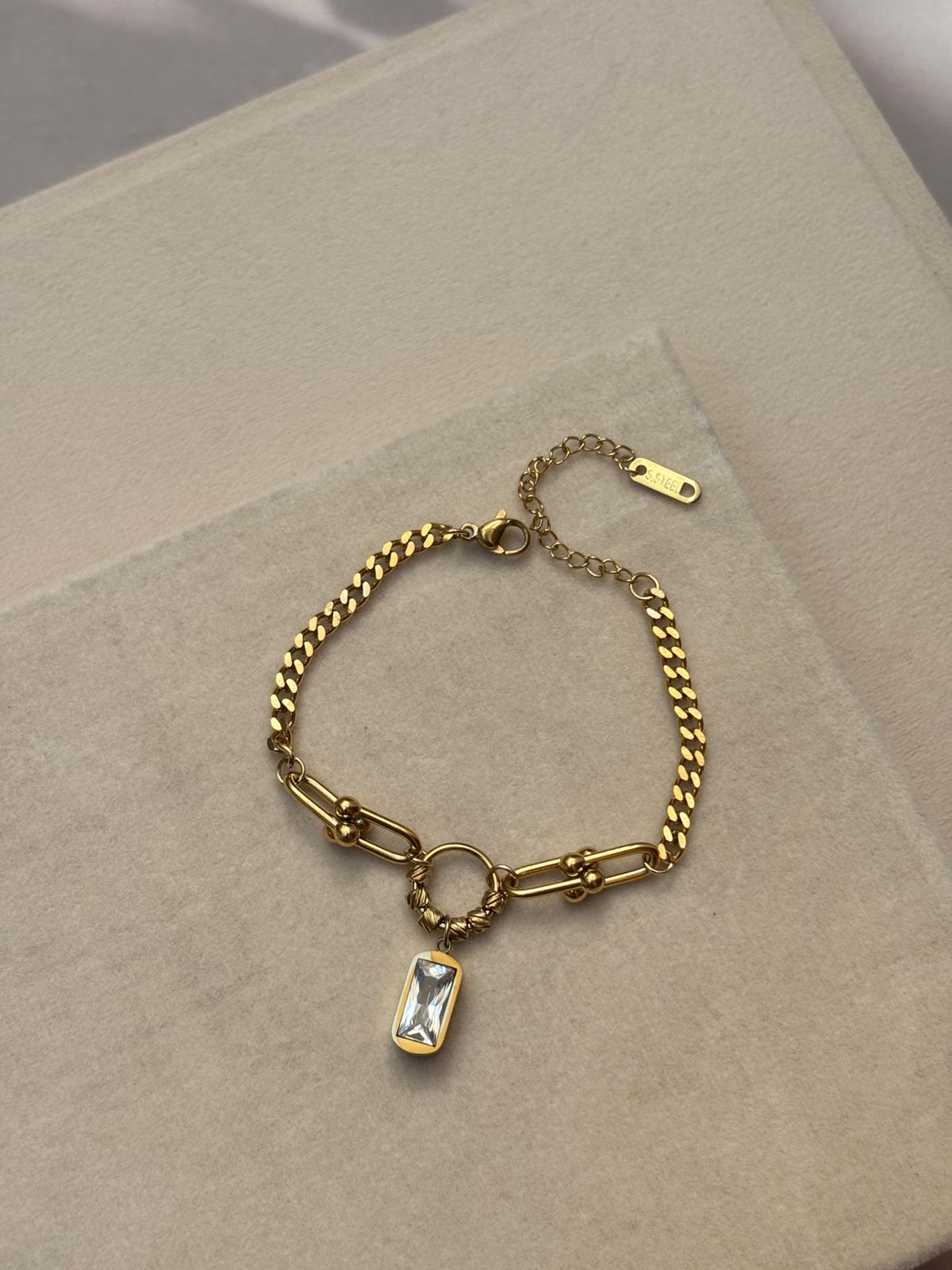 BRACELET -BK142