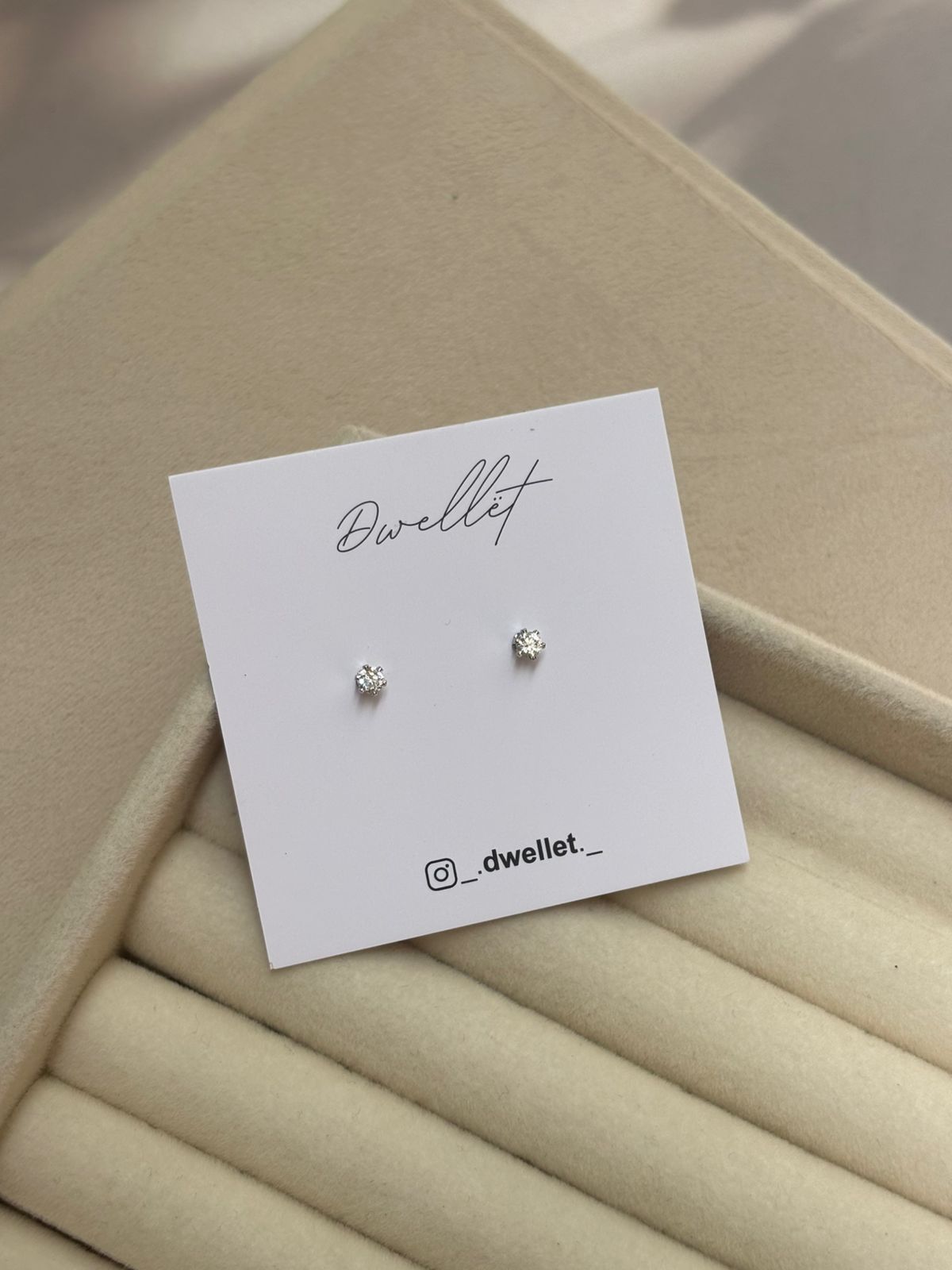 STUD EARRING -TF054