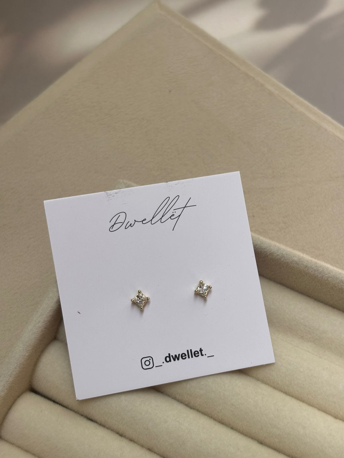 STUD EARRING -TF053