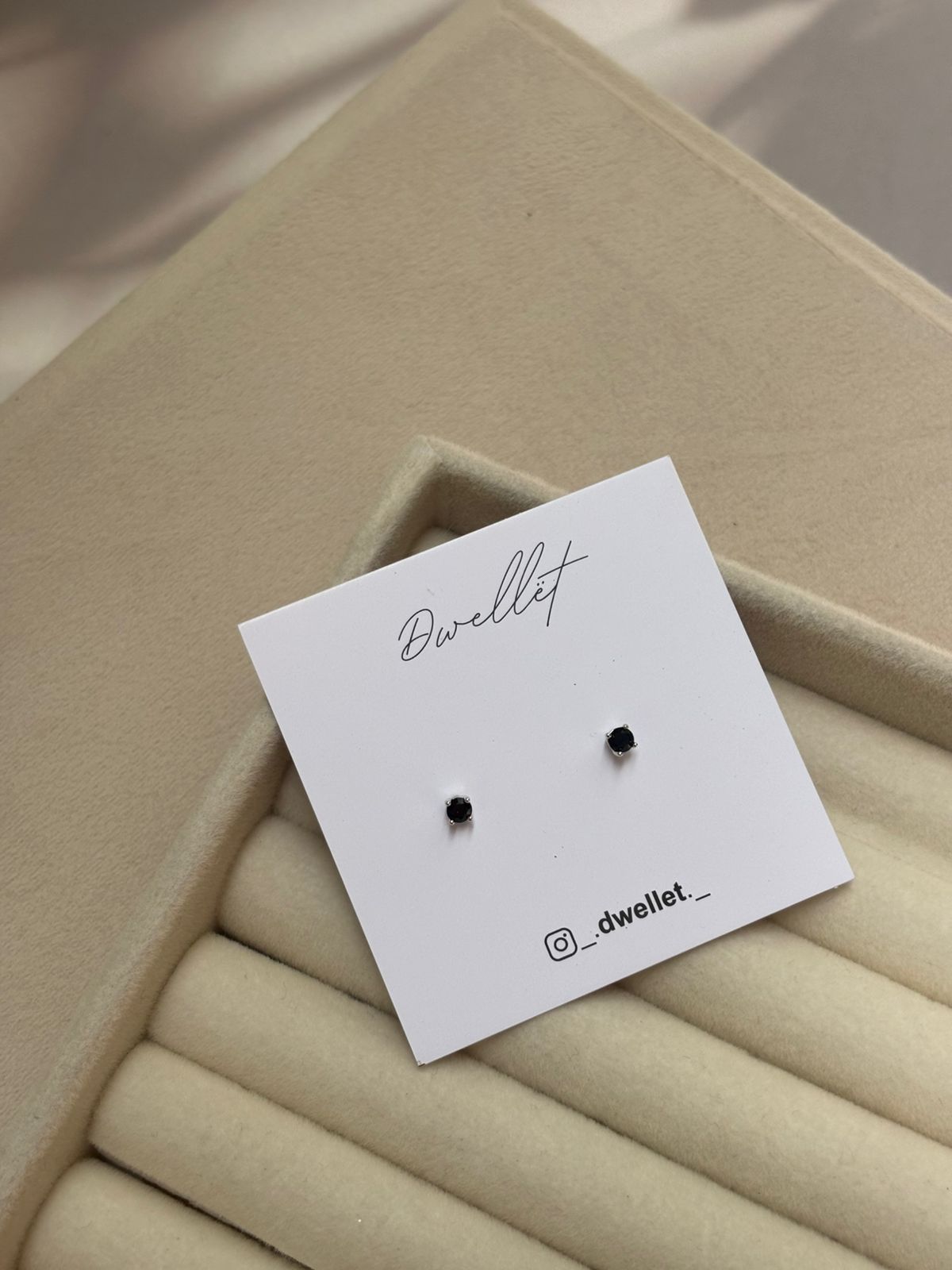 STUD EARRING -TF057
