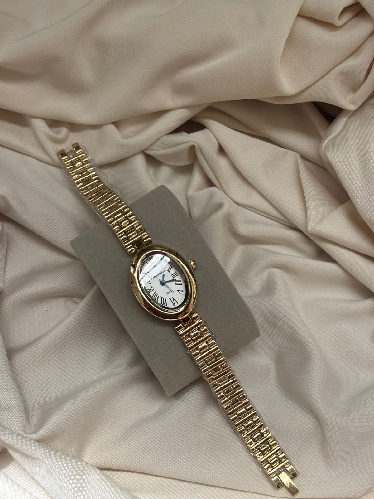 WATCH -BK196