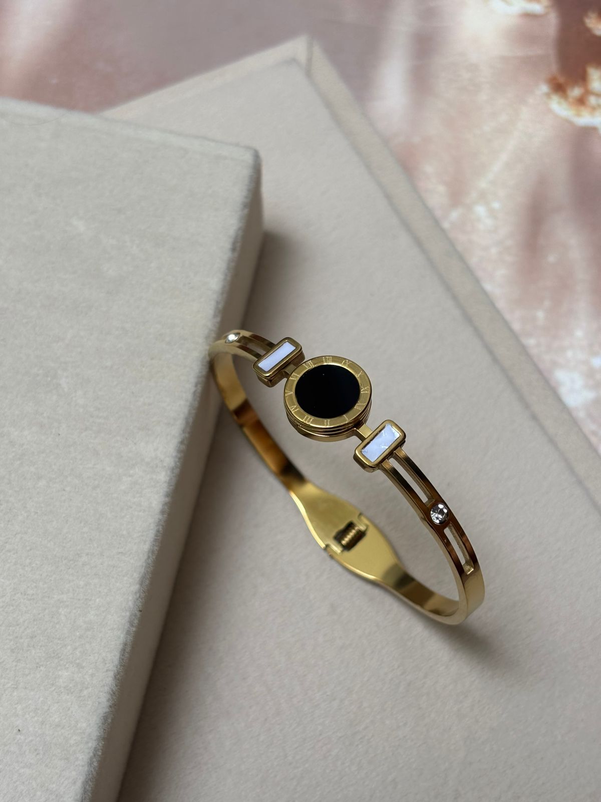 KADA BRACELET -YJ077