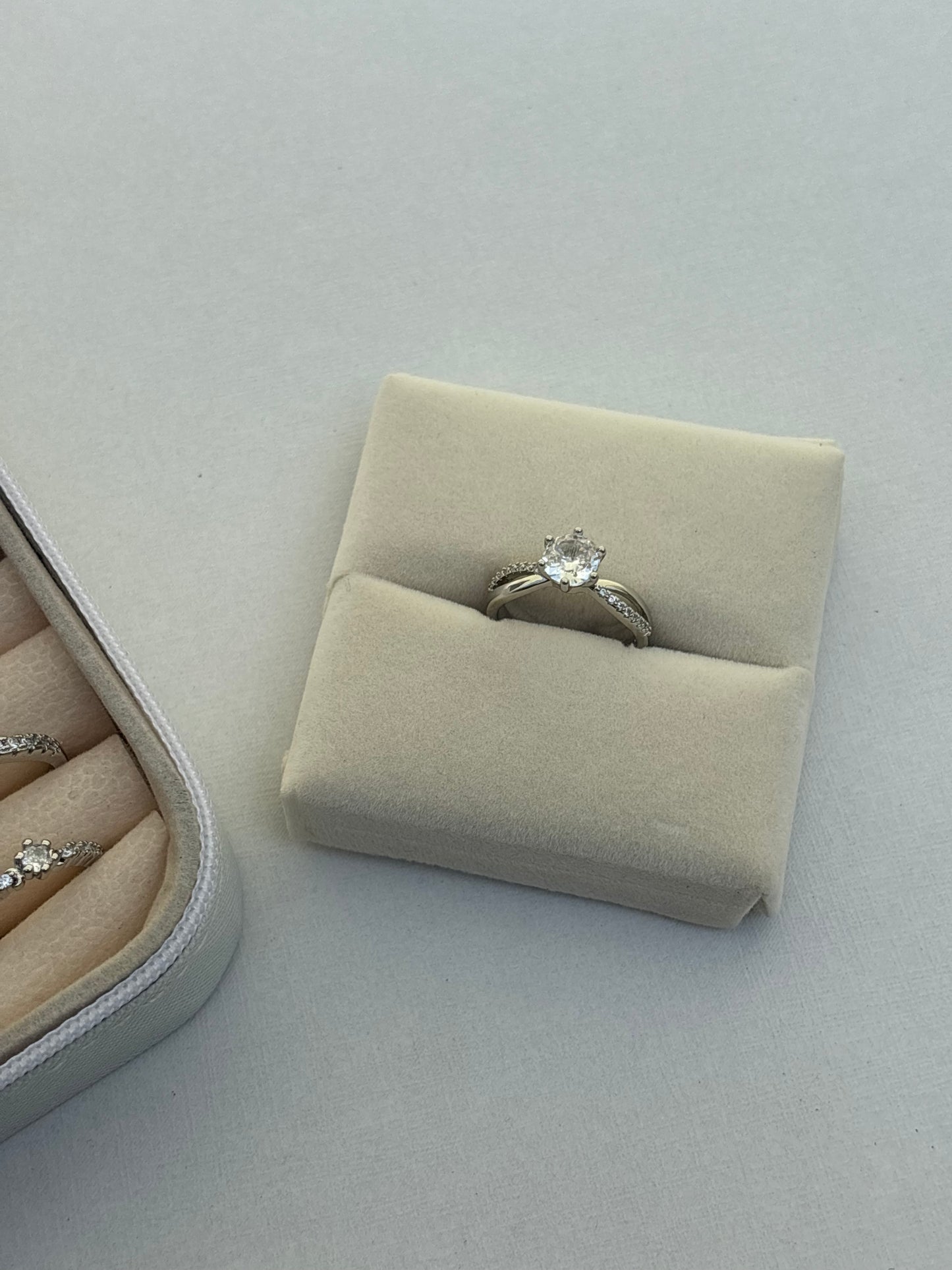 RING - C056