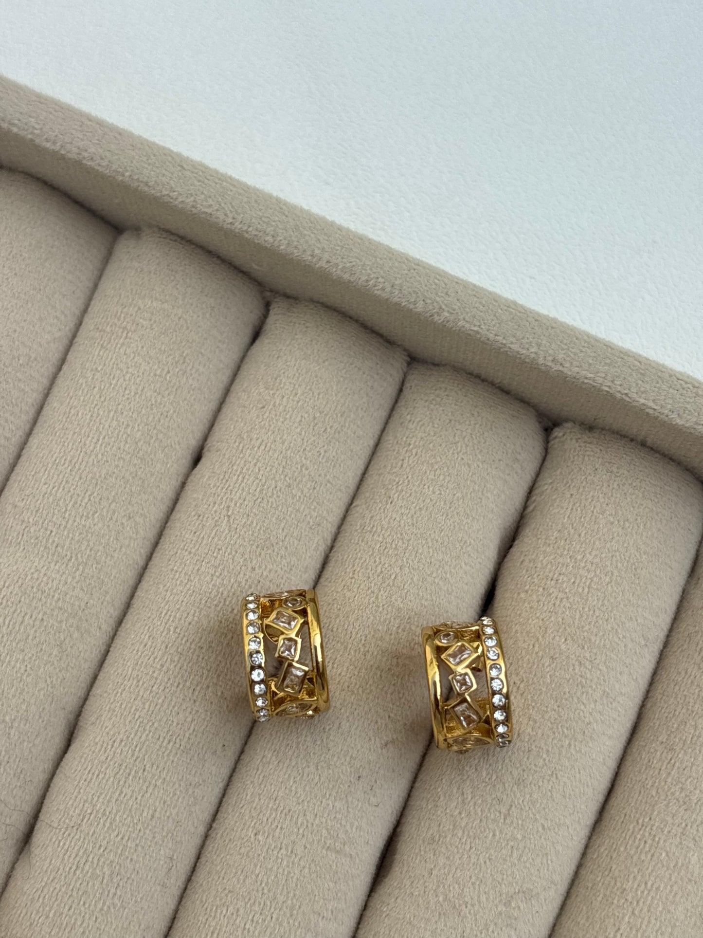 EARRING -BK058