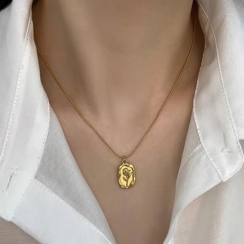 NECKLACE -C102
