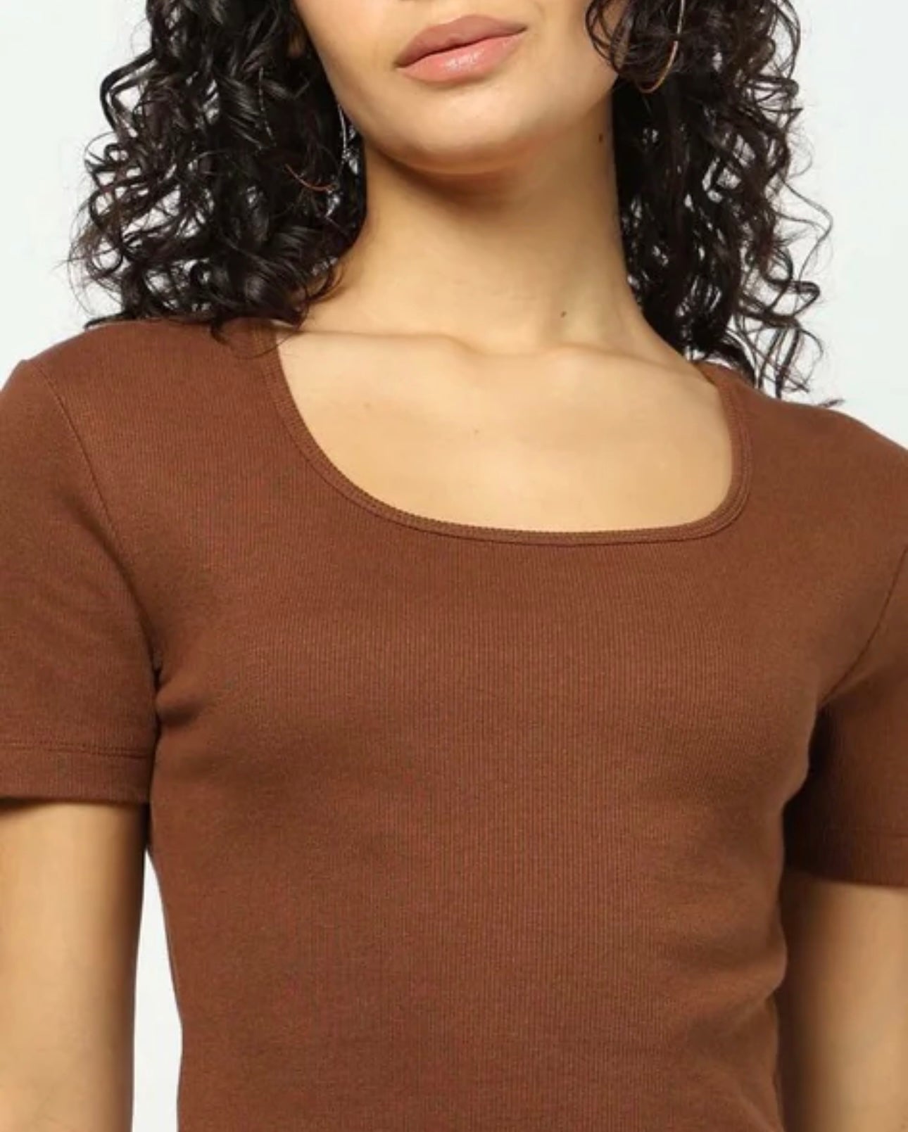 RIBBED WIDE U TOP