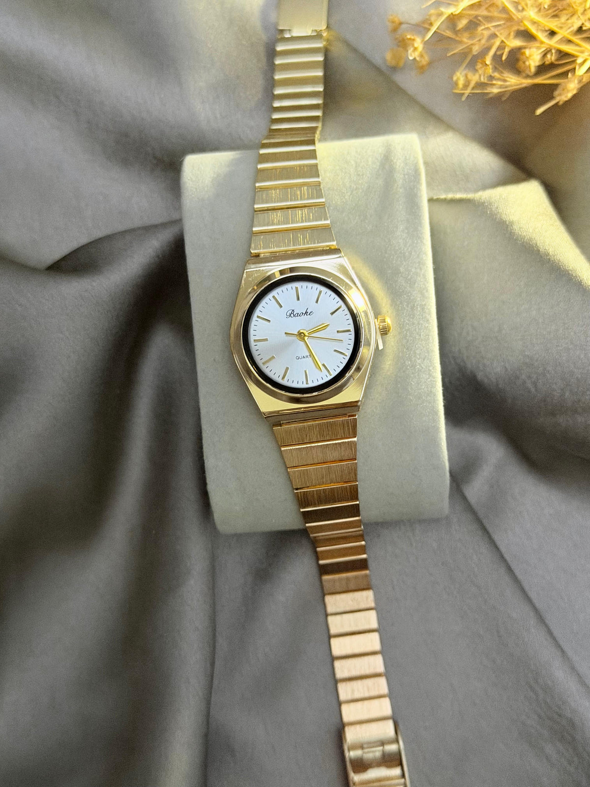 WATCH KL058