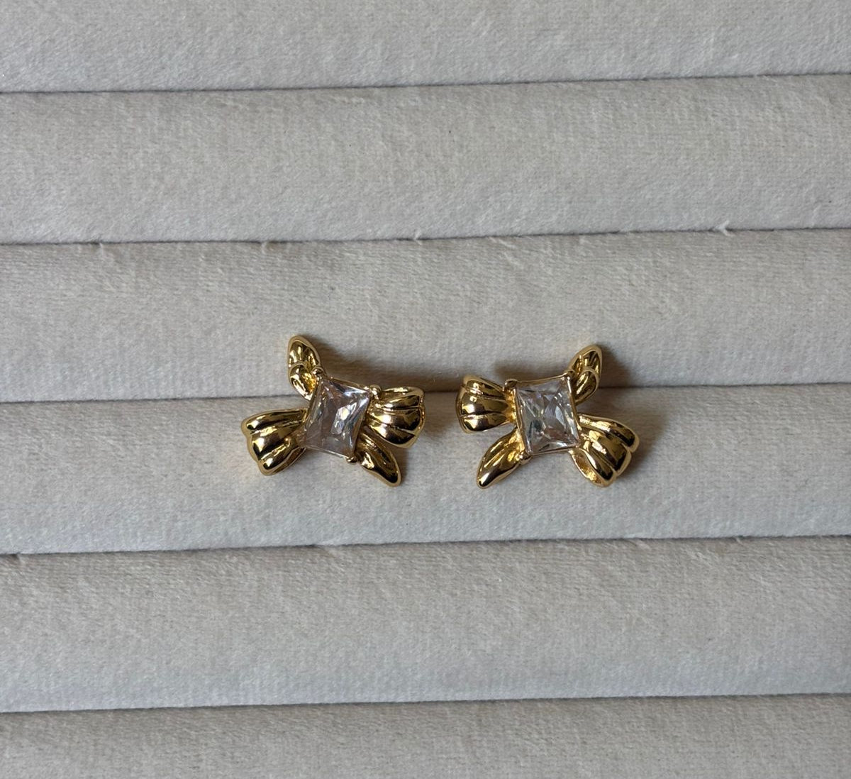 EARRING -BK070