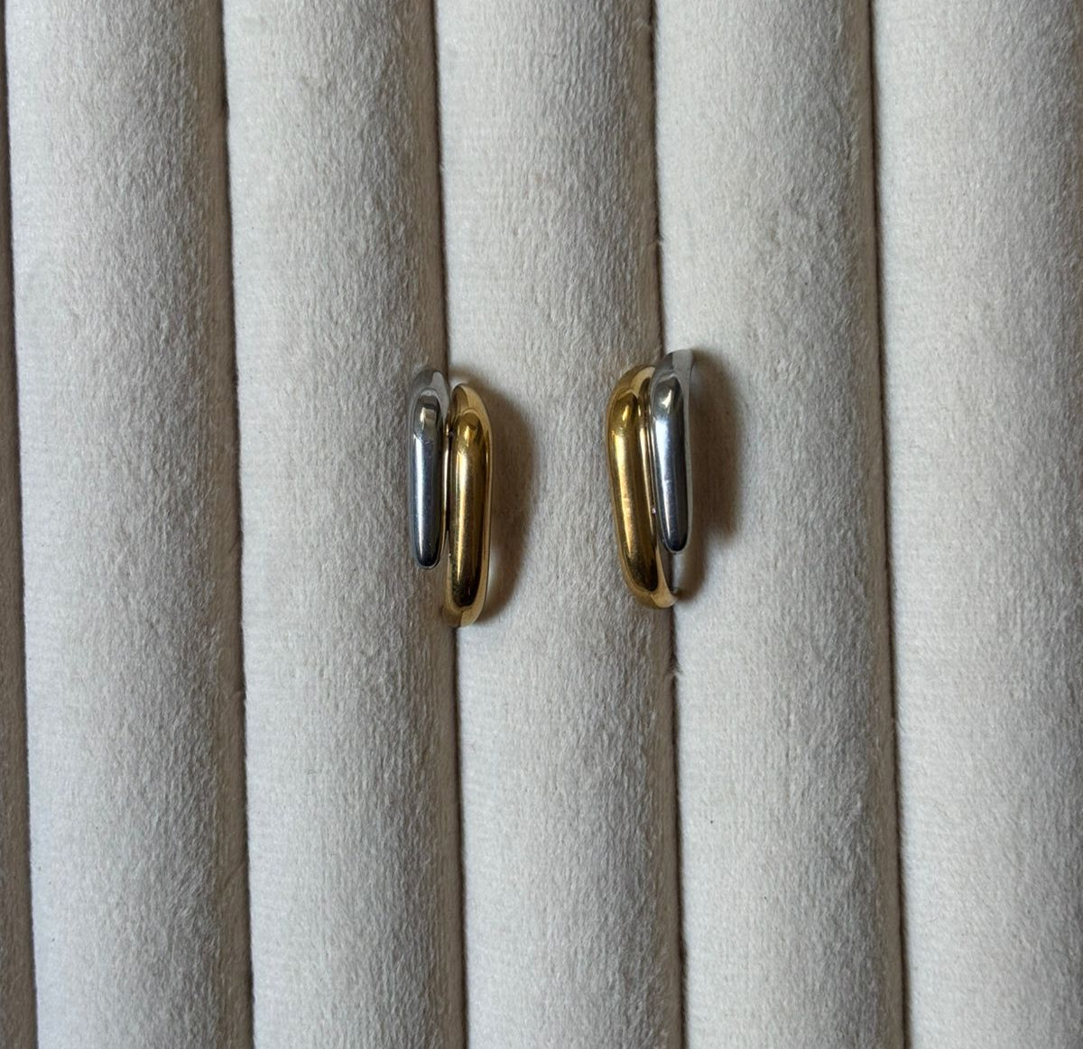 EARRING -BK067
