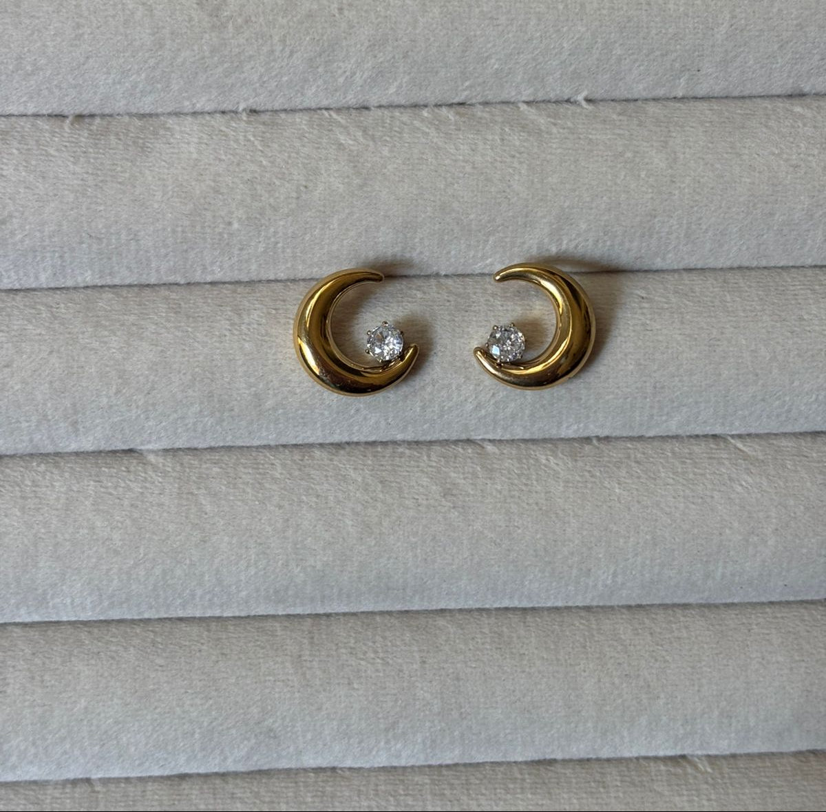EARRING -BK074