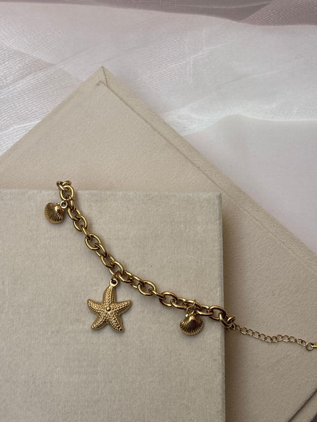 BRACELET -C106