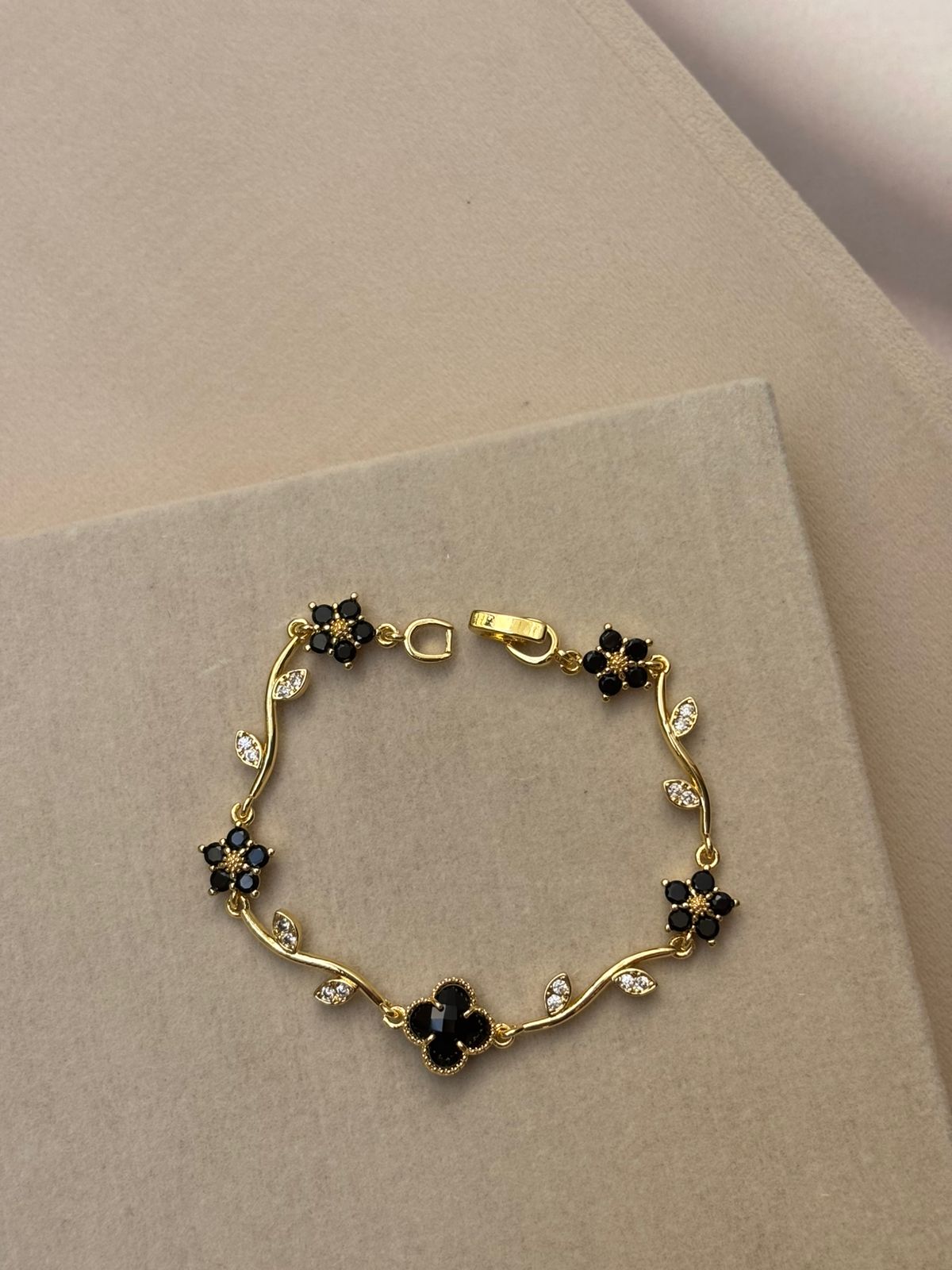 BRACELET -KY148