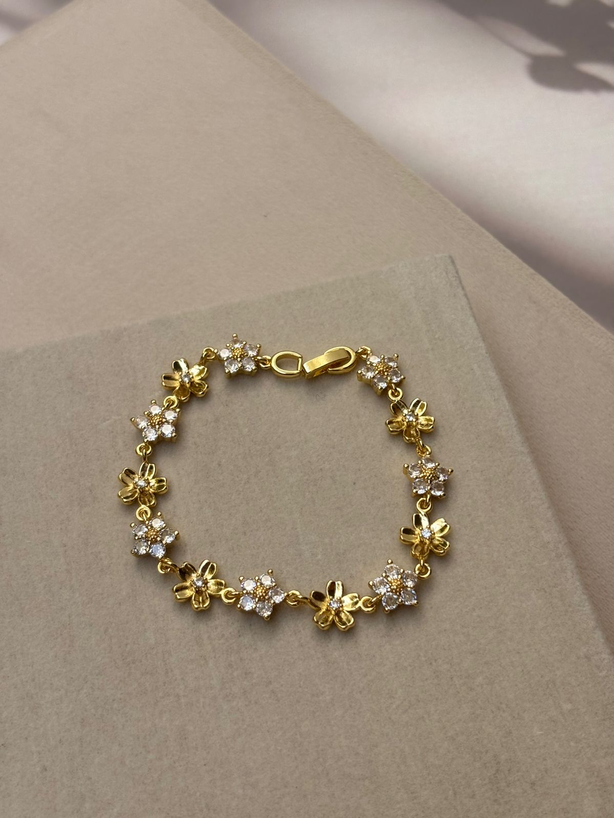 BRACELET -KY146