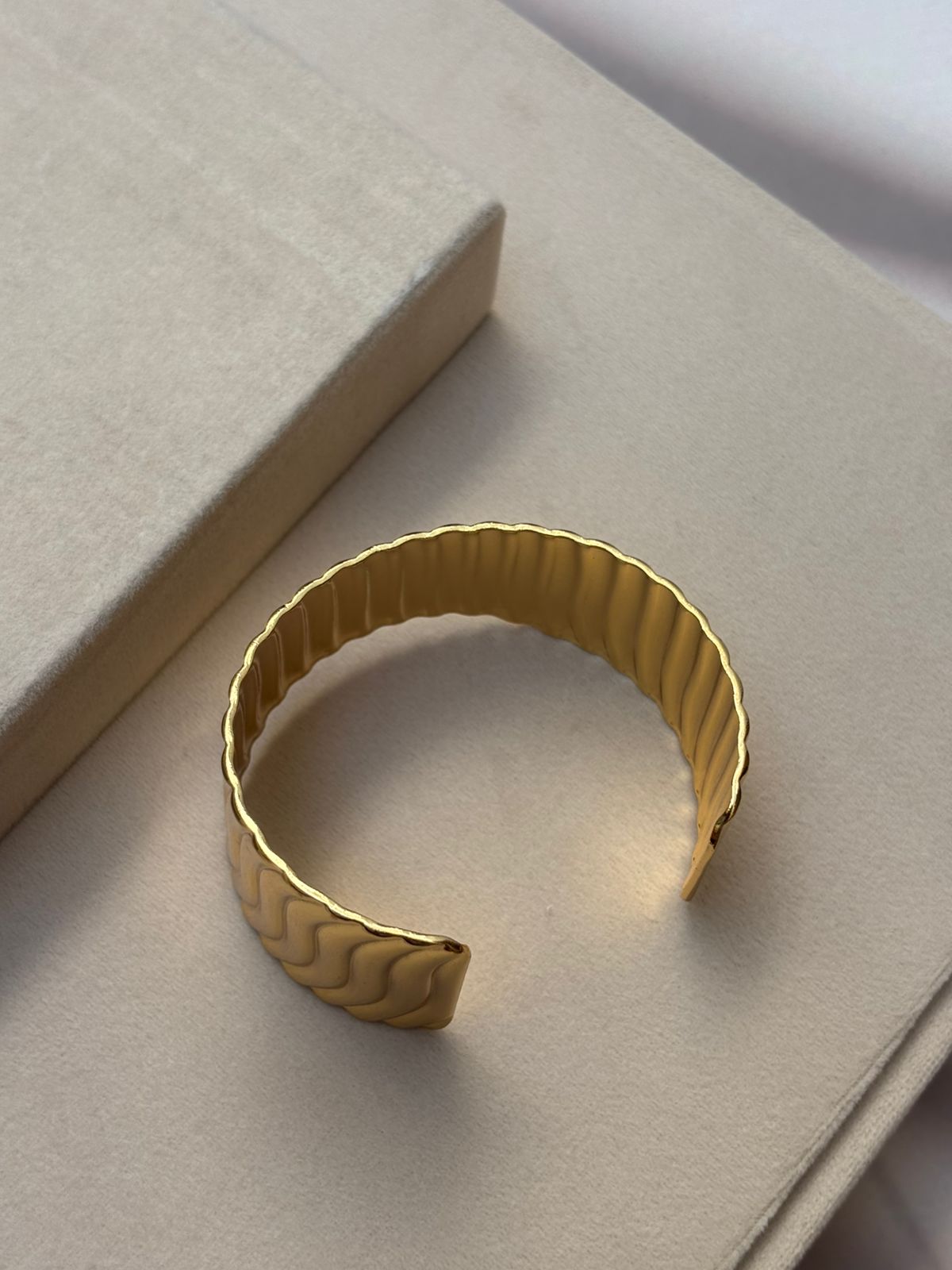 CUFF BANGLE -NF077