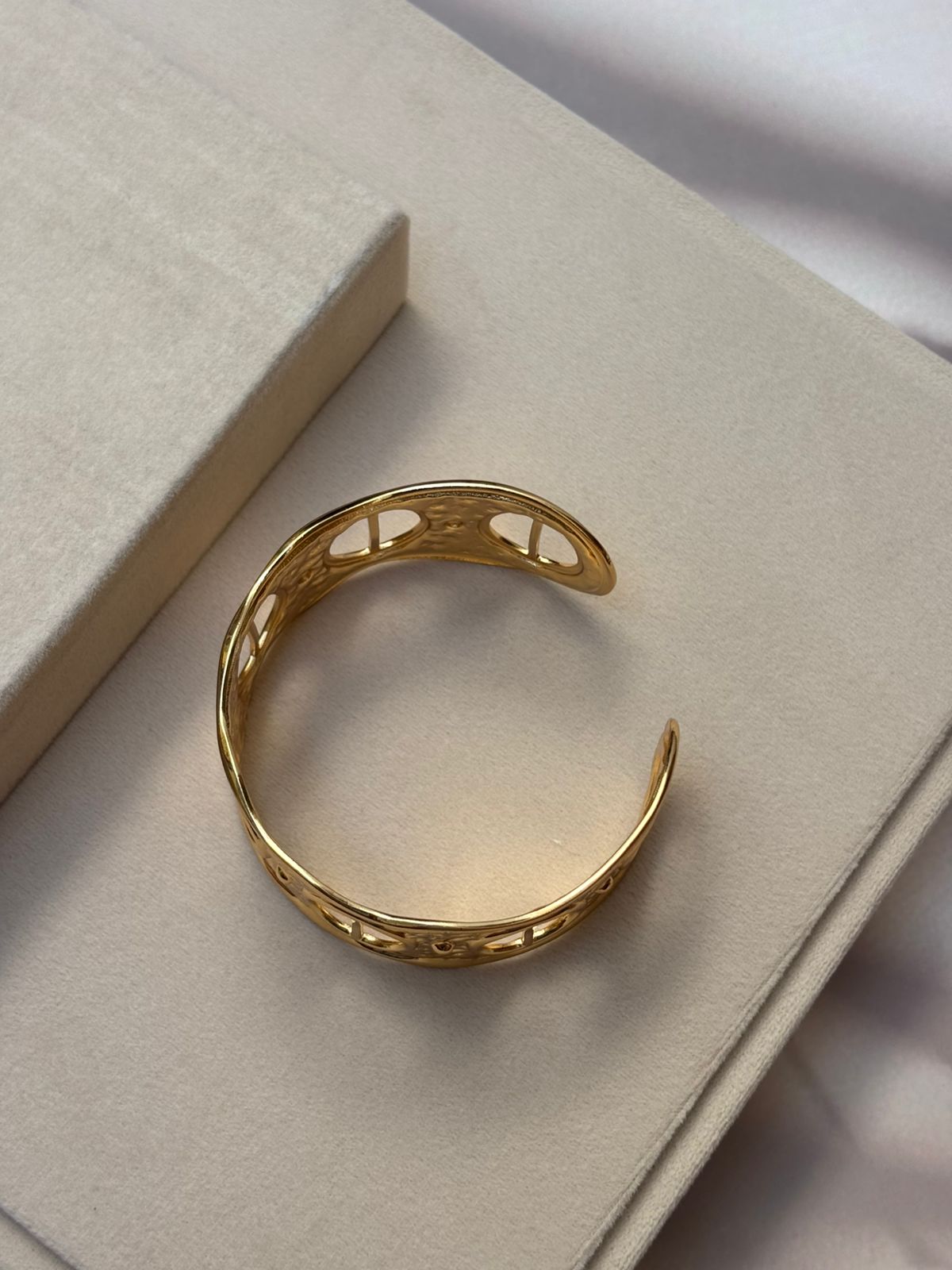 CUFF BANGLE -NF076