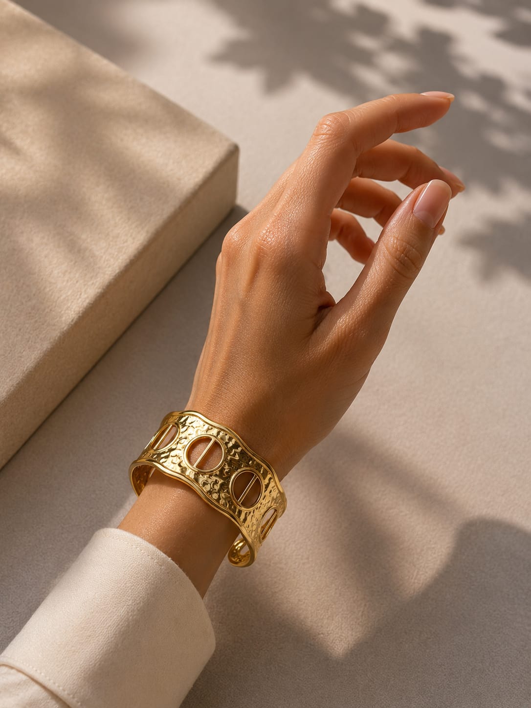 CUFF BANGLE -NF076