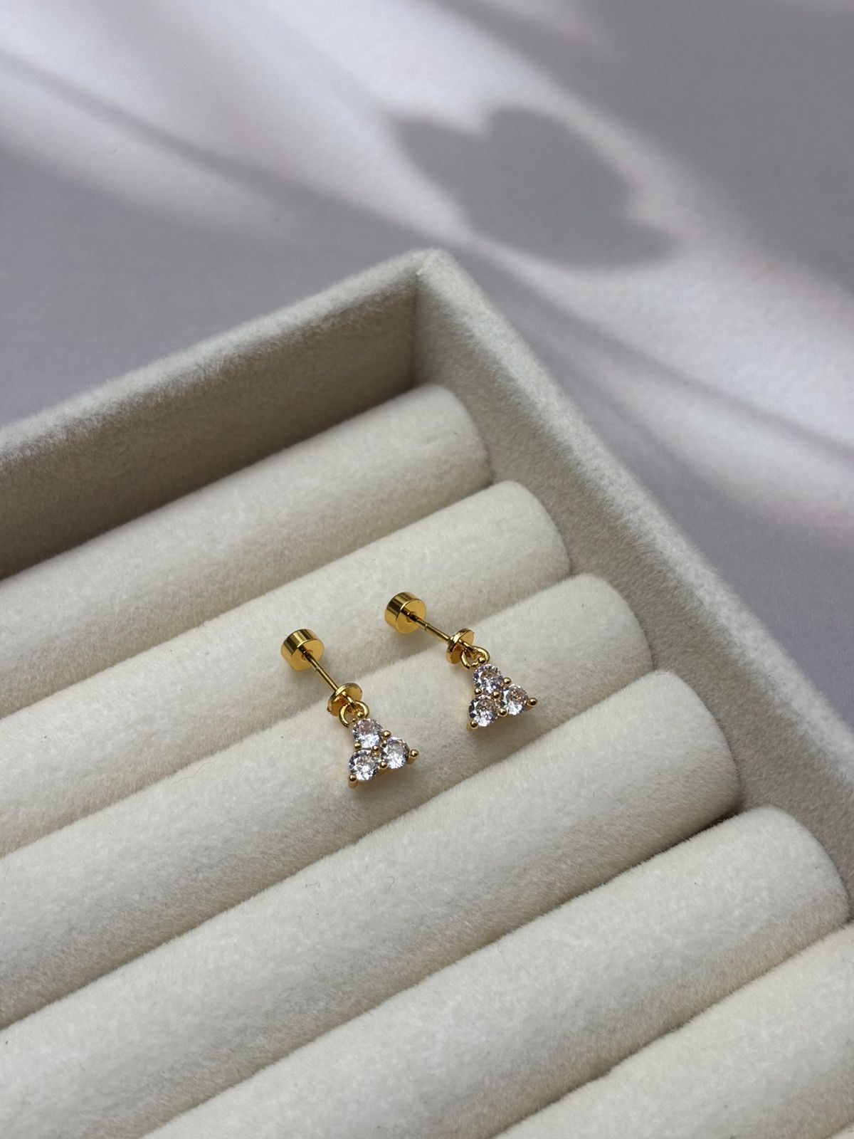 BALL STUD EARRING -YJ048