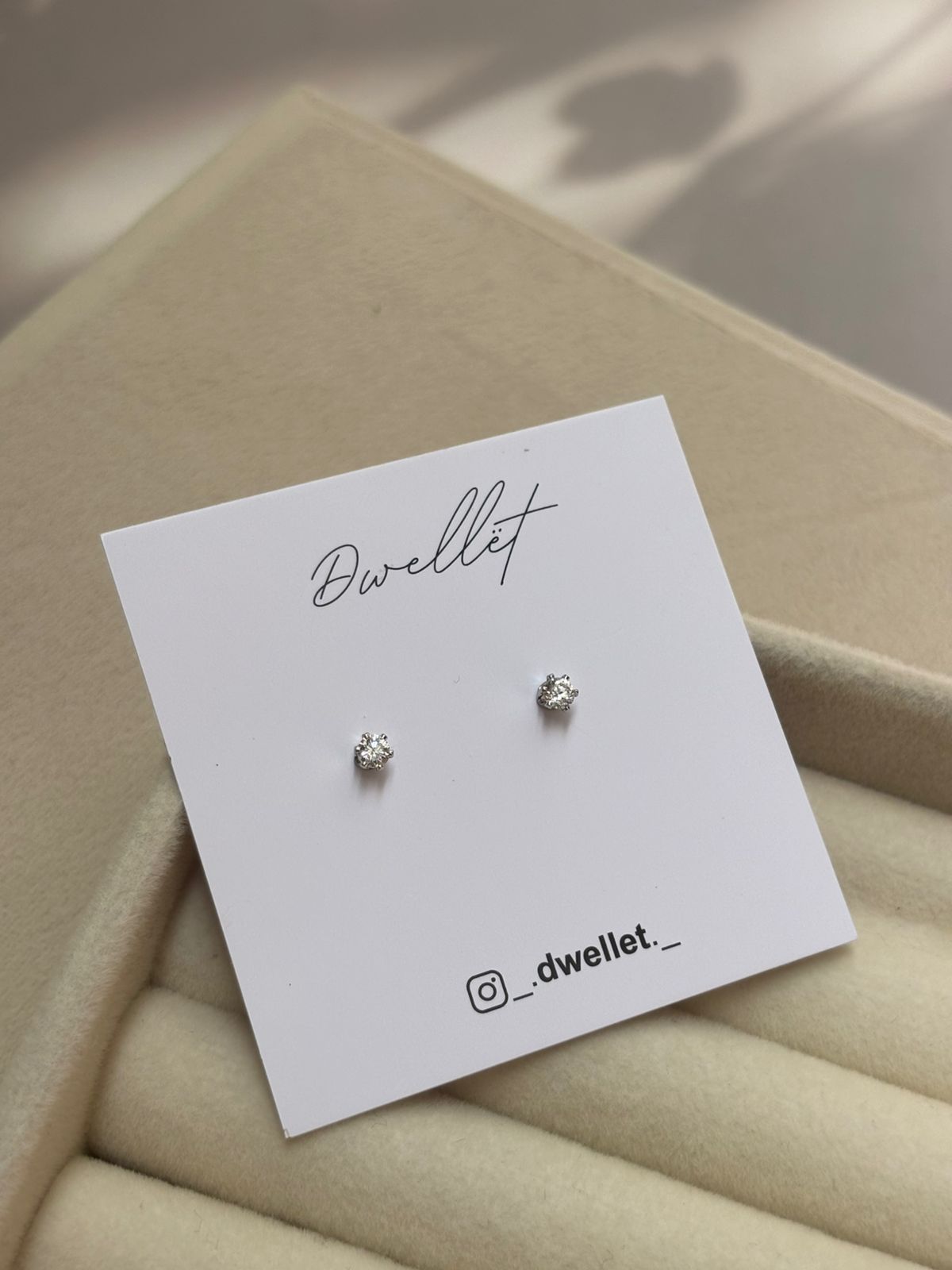 STUD EARRING -TF054