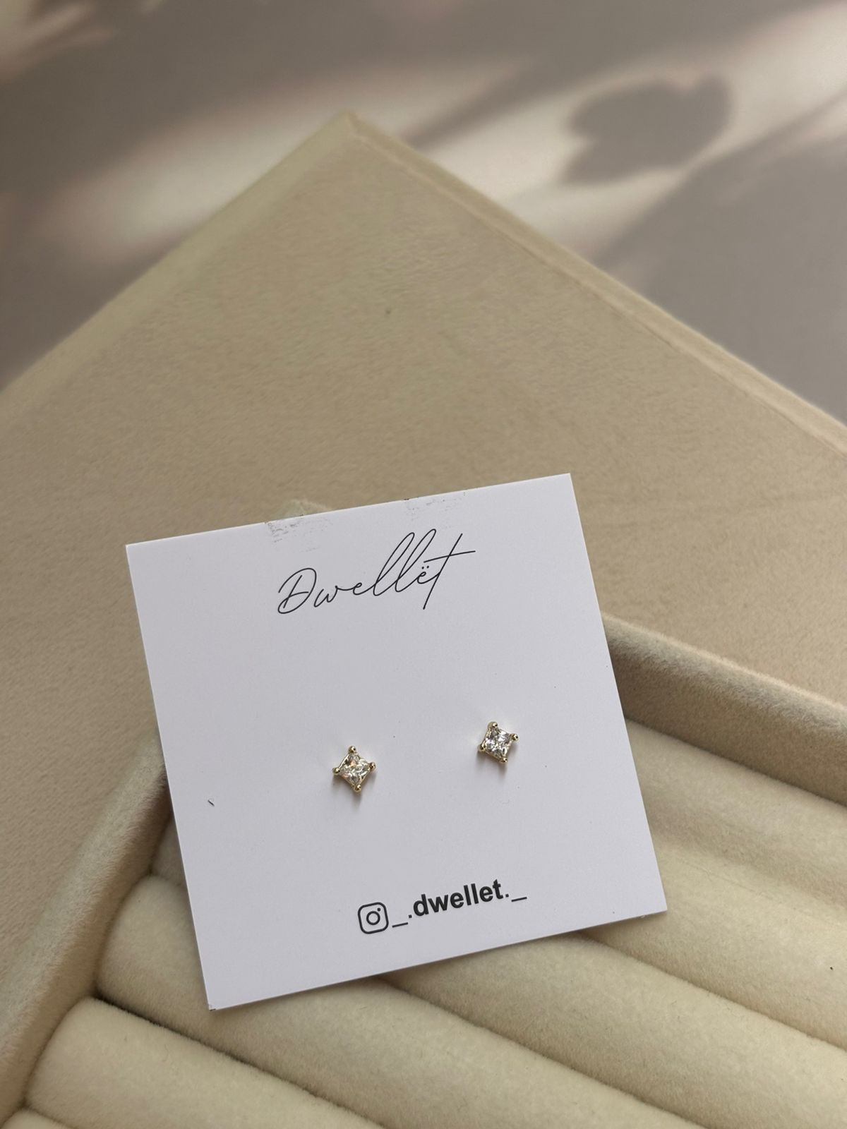 STUD EARRING -TF053