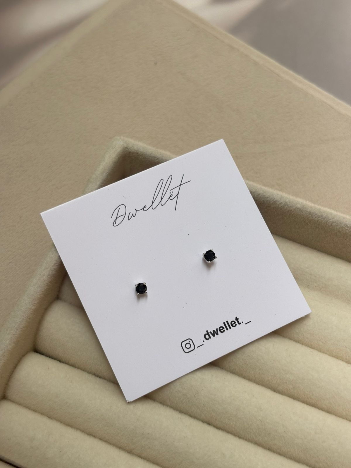 STUD EARRING -TF057