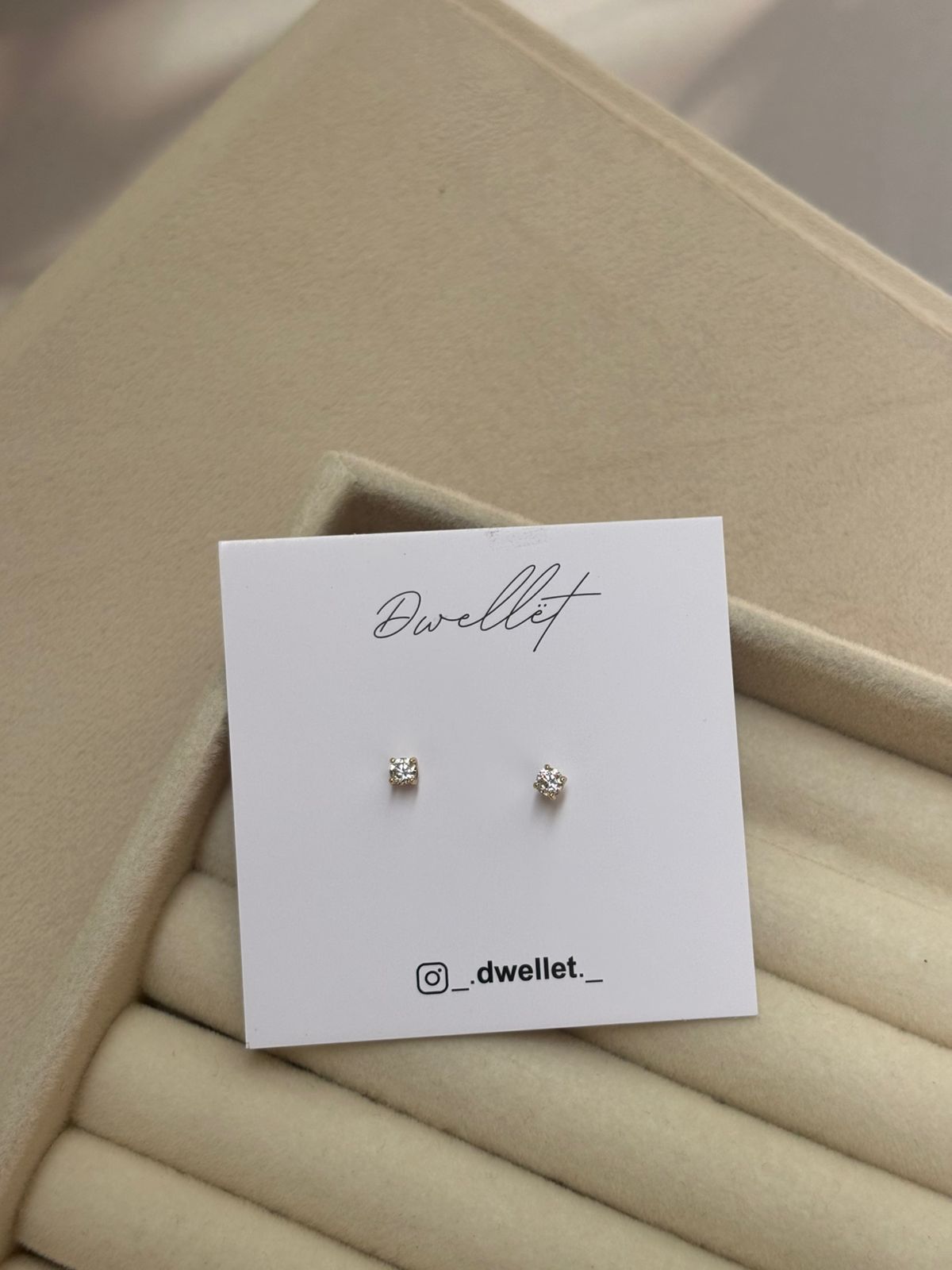 STUD EARRING -TF056