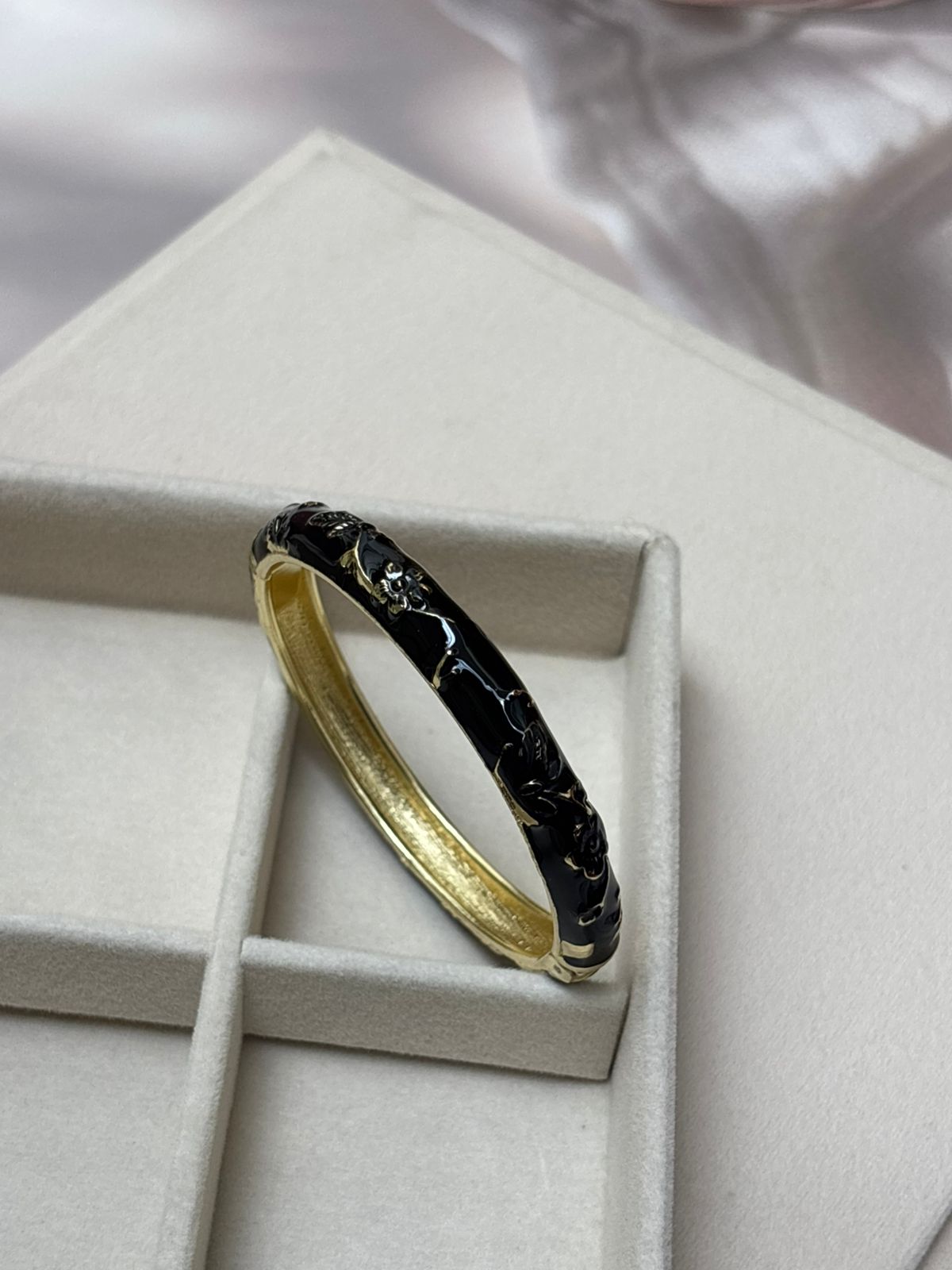 ENAMEL KADA BANGLE -NF095