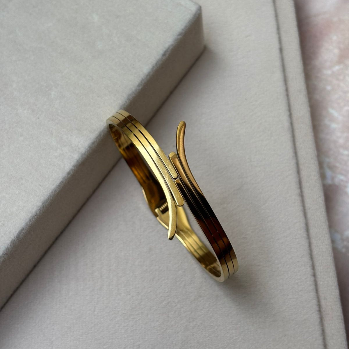 KADA BRACELET -YJ075
