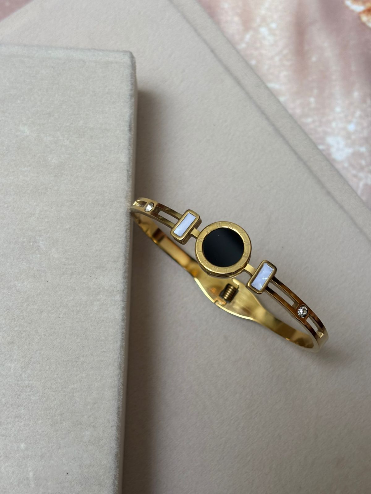 KADA BRACELET -YJ077